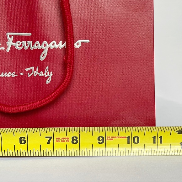 Salvatore Ferragamo Empty Red Paper Boutique Shopping Bag - Picture 4 of 6